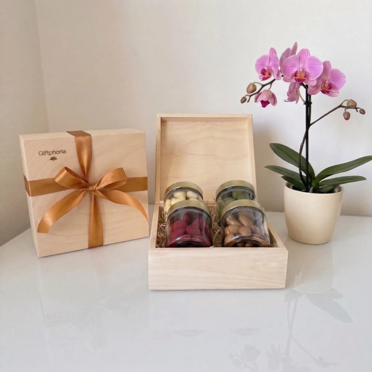 Golden Snack Collection – Mango & Raspberries