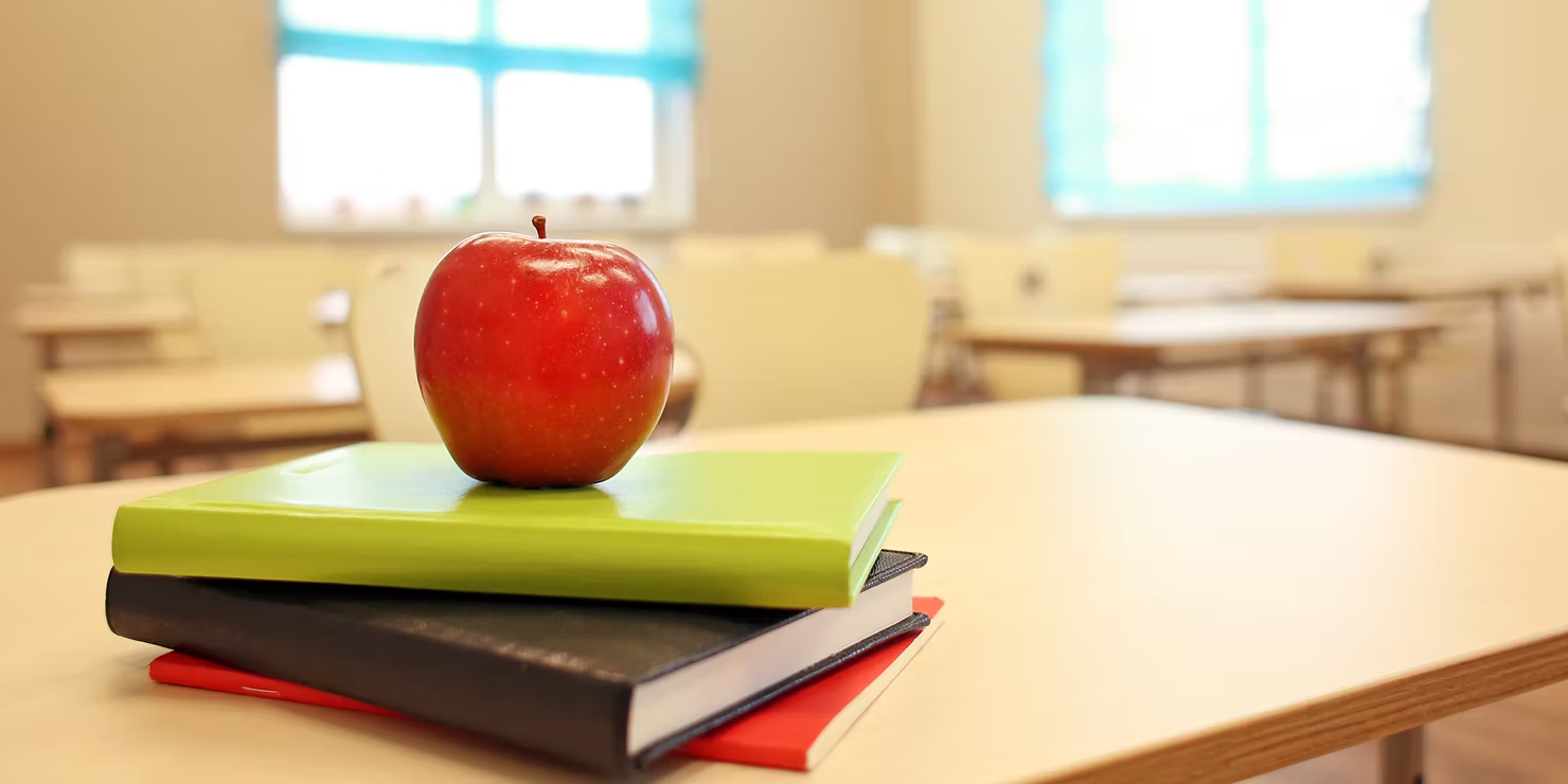 Koncoročné blahoželania pre učiteľov ZŠ 1. stupňa, 2. stupňa a strednej školy